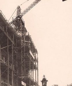 HISTORIA DE LAS GRUAS TORRE