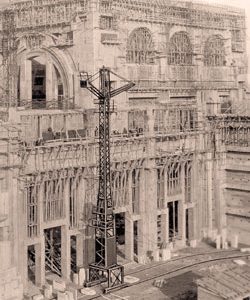 HISTORIA DE LAS GRUAS TORRE